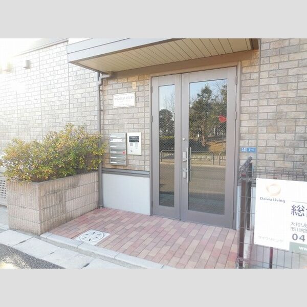 マグノリアコート オートロック付きエントランス