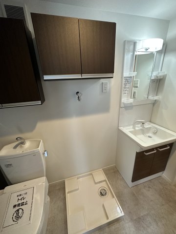 ベイルーム中央林間 洗面所に独立洗面台・トイレ・室内洗濯機置場があります！