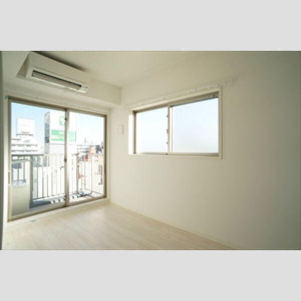 ルーナ エ ソレーユ　Ⅲ 主寝室は2面採光で明るい♪