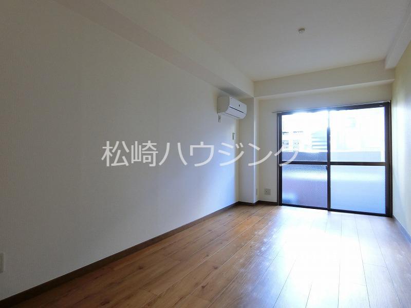 シャイニング小島 リビング