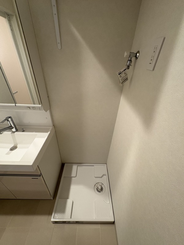 ＬＯＣ’Ｓ　ＭＵＳＡＳＨＩＮＡＫＡＨＡＲＡ4階 洗濯機置き場