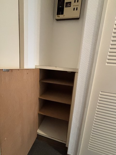 バルミー六本木 靴入