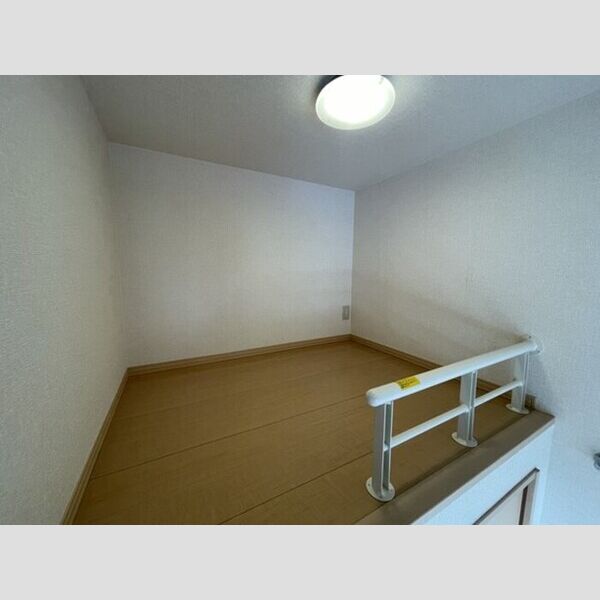 ロイヤルコート205号室 ロフト