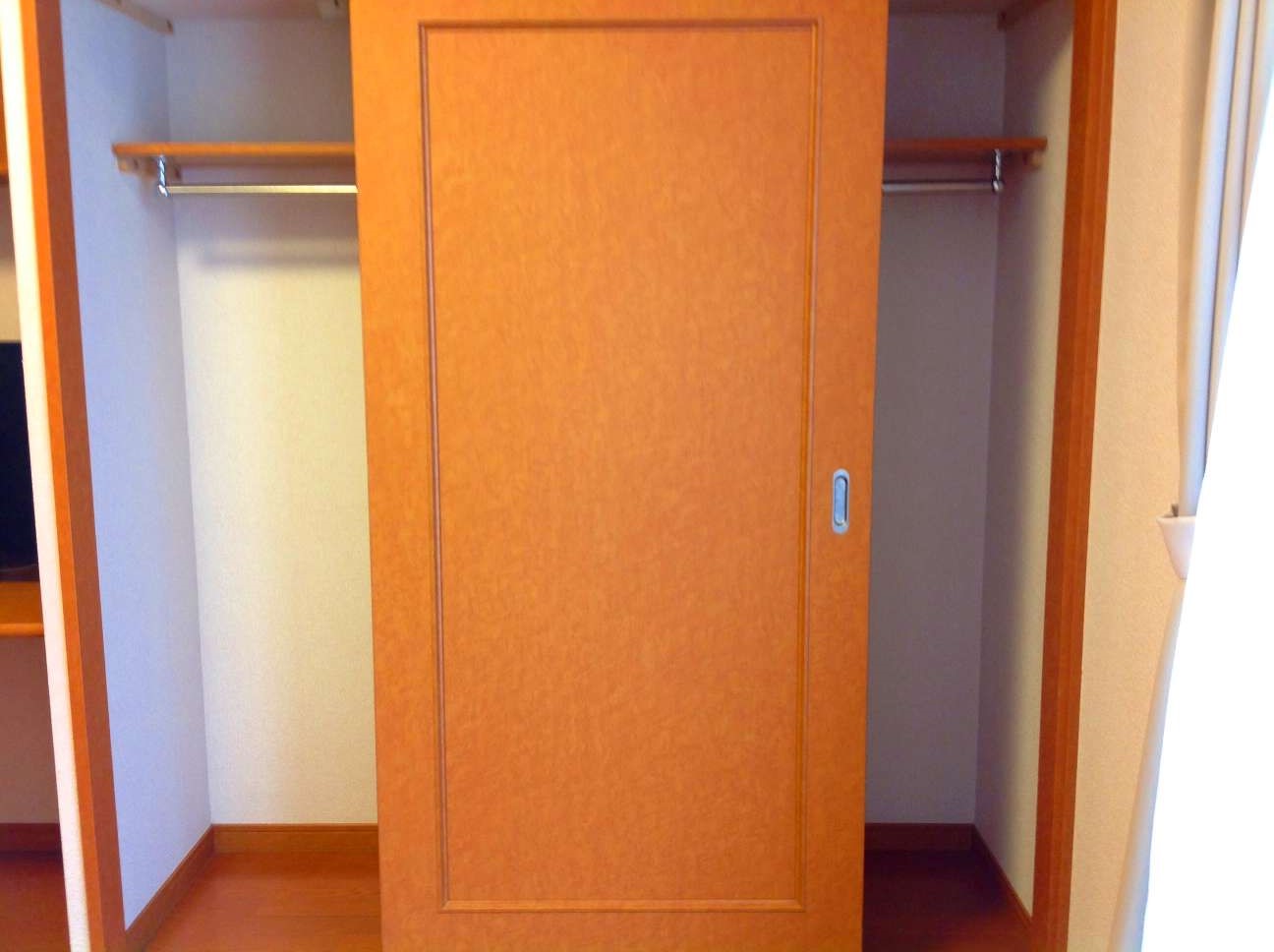 レオパレスクエスト208号室 内観