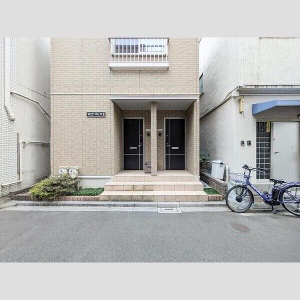 W.I.TパレスⅡ 建物入り口