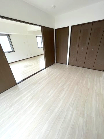 アーク・アン・シェル 内観