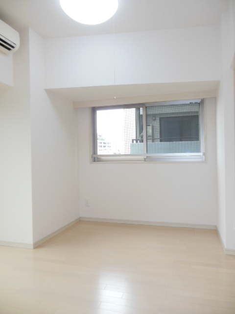 ガラ・シティ笹塚駅前 洋室