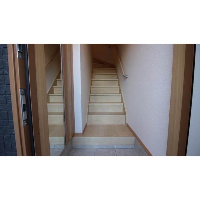 アムール East 玄関