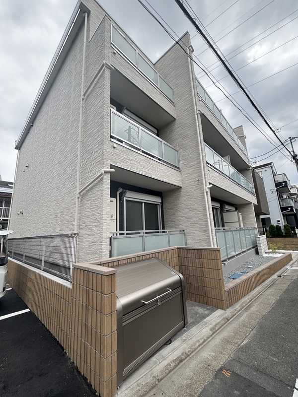 リブリ・アンフィリット1階 外観