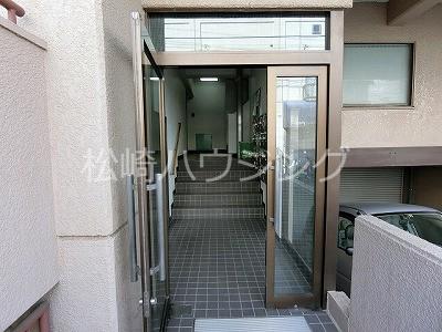 第三さかえビル1階 エントランス