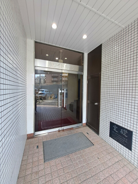 ホワイトハイツ小峰 エントランス