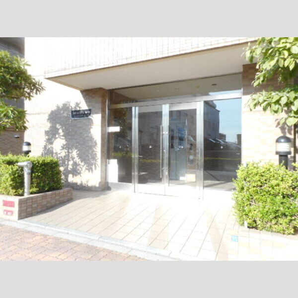 エーヴィゲス市川 エントランス