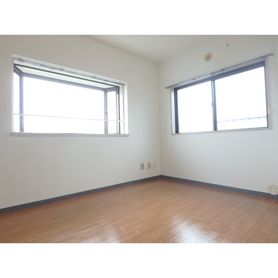 コーラルスターガーデン401号室 リビング