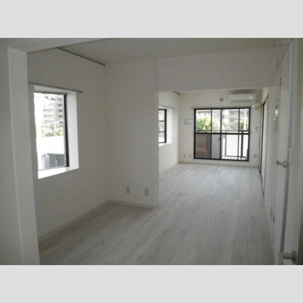 カサベルデU401号室 居室・リビング