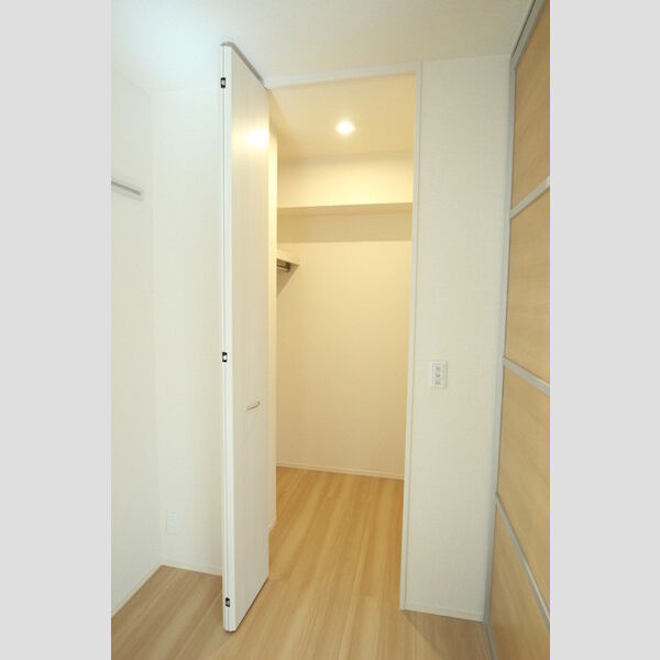 フローラ野沢 105号室ウォークインクローゼット