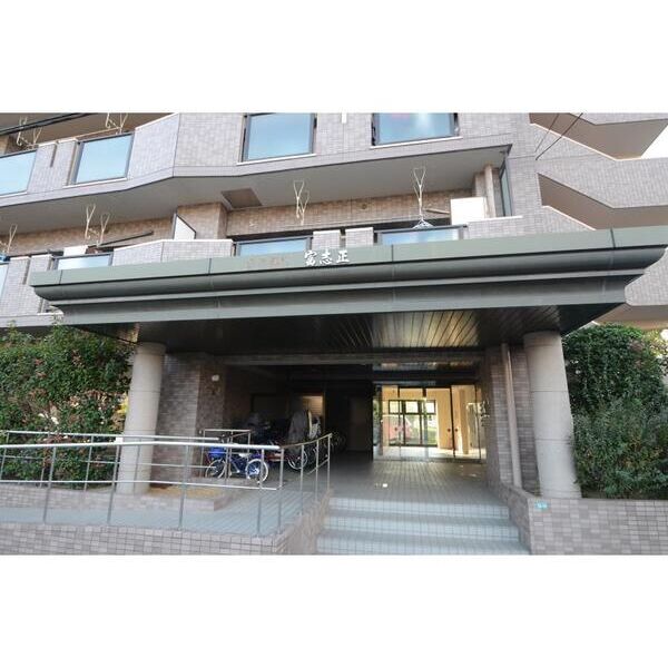 富志正 エントランス