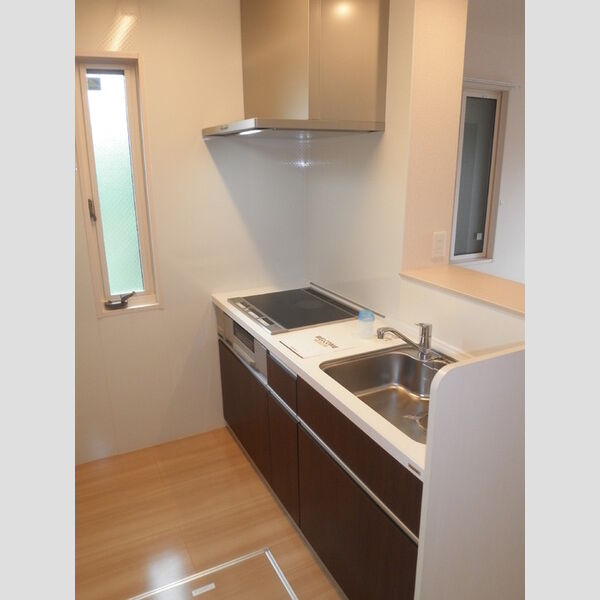 シャイン・カワナベ キッチン