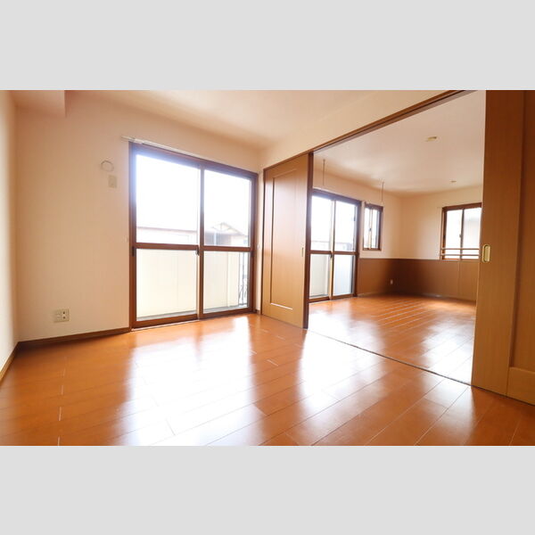 カームヒルズ　D202号室 南側洋室からLDK