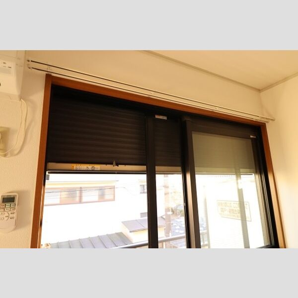 ウィズ中村橋　ⅠⅡⅠ-202号室 シャッター雨戸
