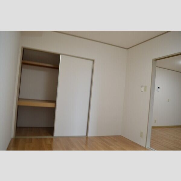 メゾンドォ渕谷　ABB301号室 同建物別部屋の参考画像