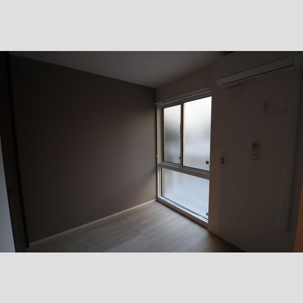 セレスティア白鳥109号室 洋室　約3.8帖