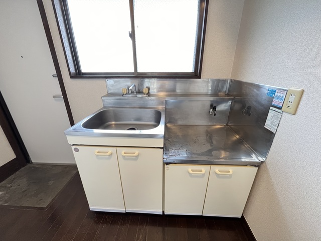 シェブロン第２ビル0202号室 キッチン