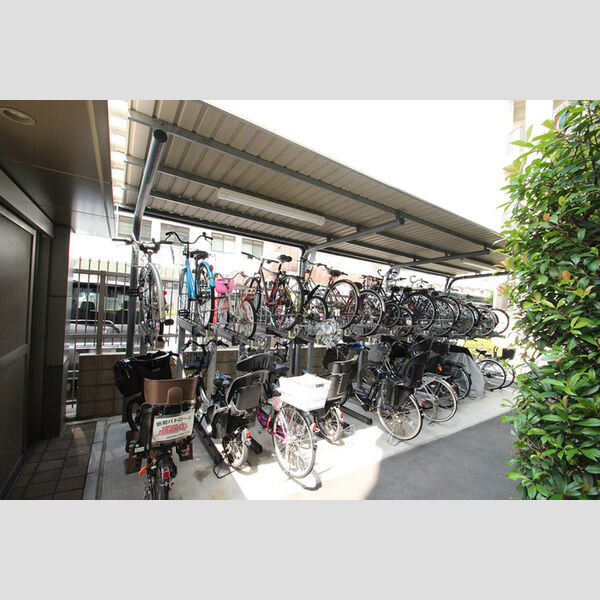 プラウド浦和別所 駐輪場