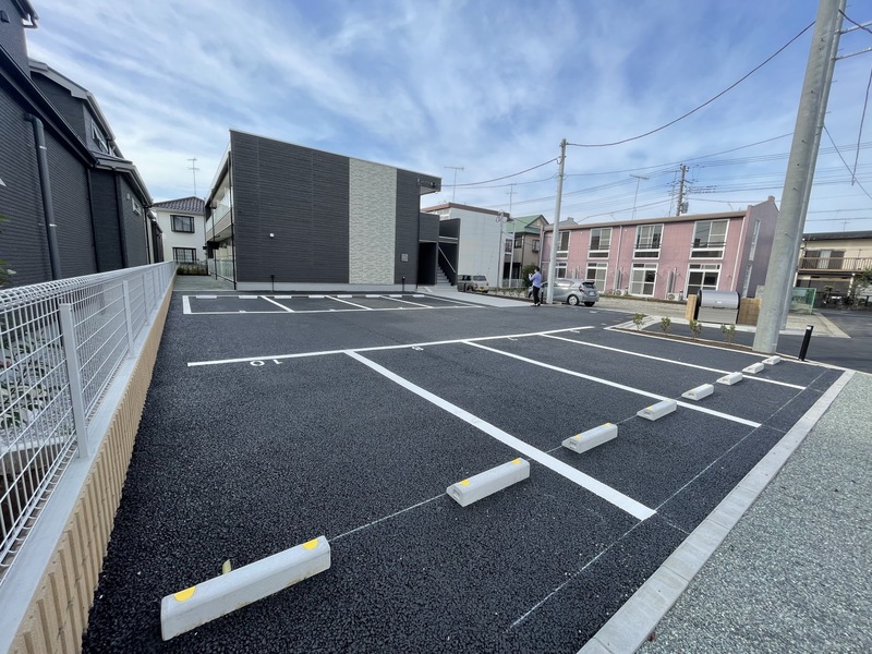 リブリ・マリアージュ 駐車場