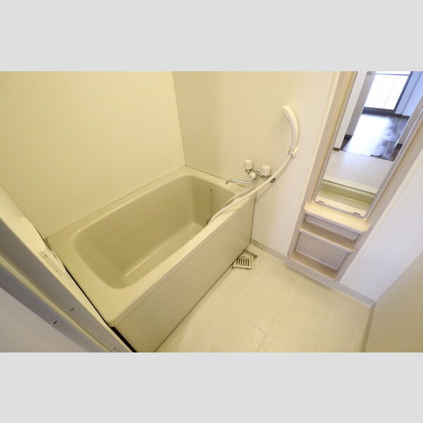 サンパール八千代302号室 お風呂