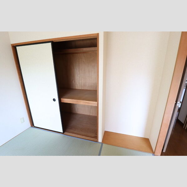 フェアール習志野302号室 和室　収納