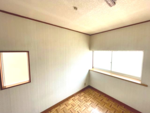 白石テラス 明るい色調の室内です