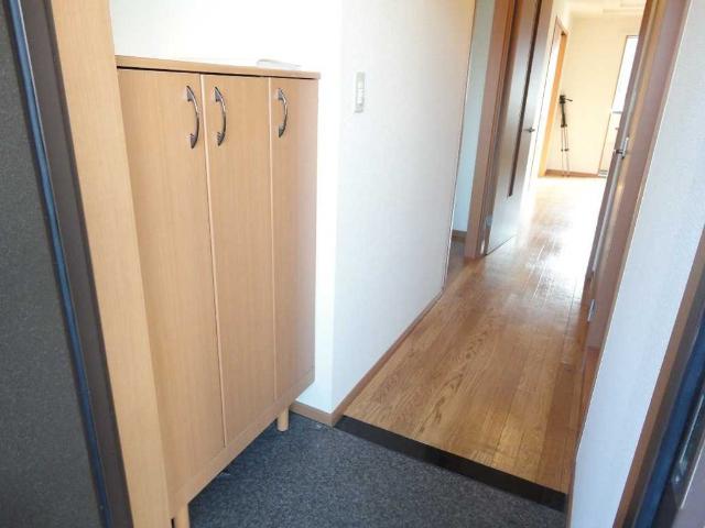 ガーデンヒルズNAKAYAMA壱番館106号室 玄関