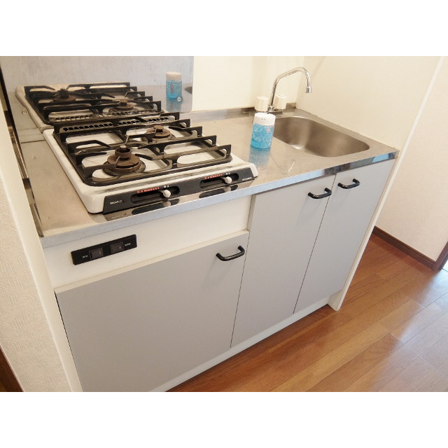 アンプルール フェール アミーⅡ106号室 キッチン