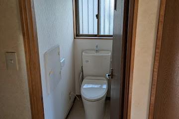 平塚市入野戸建 １階トイレ（温水洗浄便座は１階２階とも設置してます）