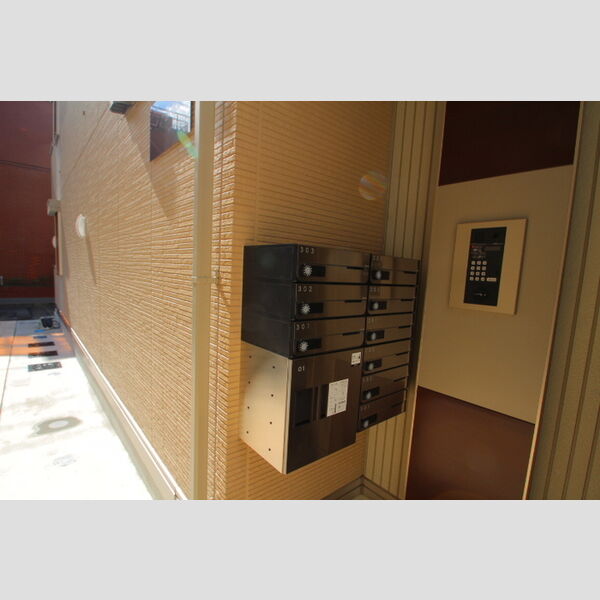 レインボー皿沼101号室 エントランス