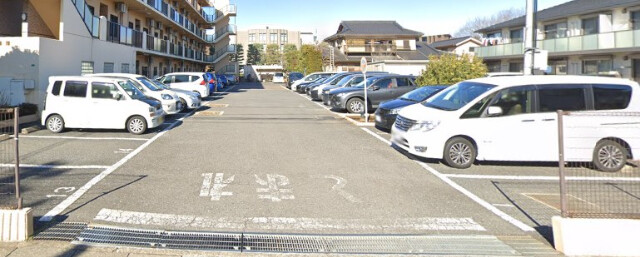 ルネス・アレイゼ 駐車場