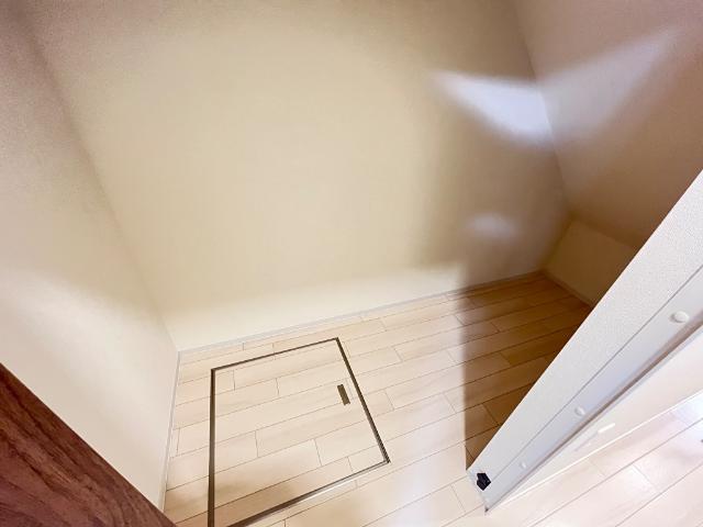 厚木市恩名新築ガレージハウス 階段下収納（イメージ）