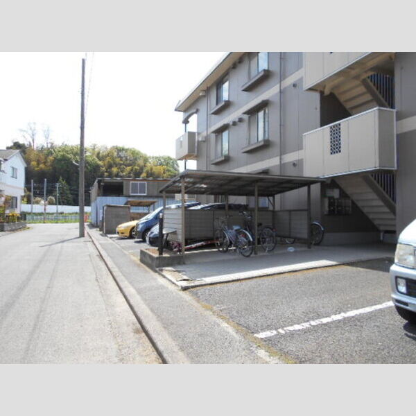 サンパレス横須賀206号室 駐輪場