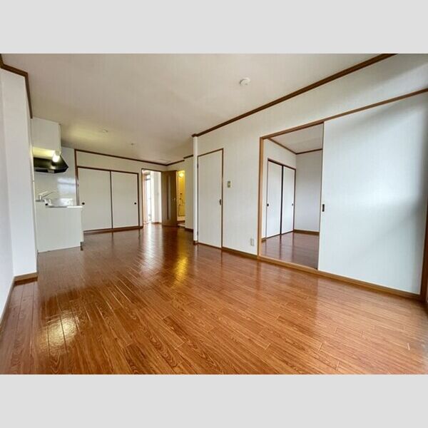 パークハイツ相川 リビング　13帖