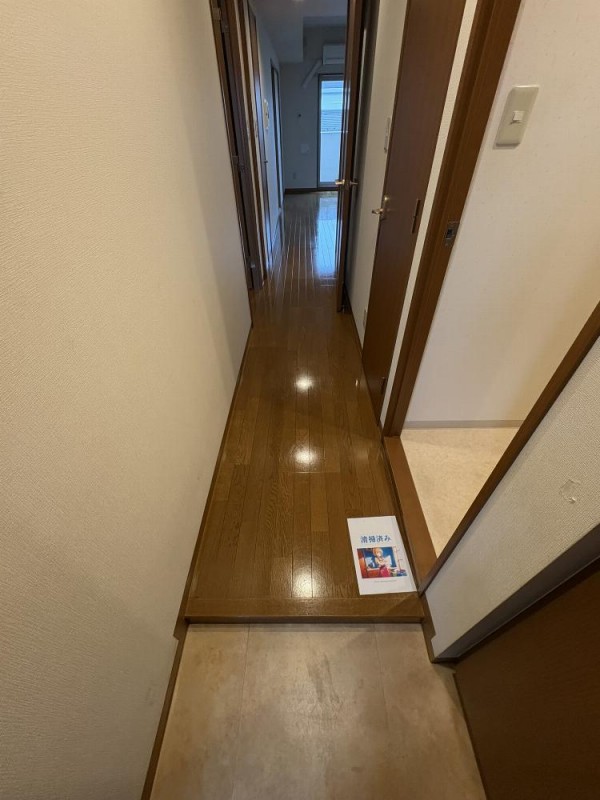 アウラ１０(E-058)3階 玄関