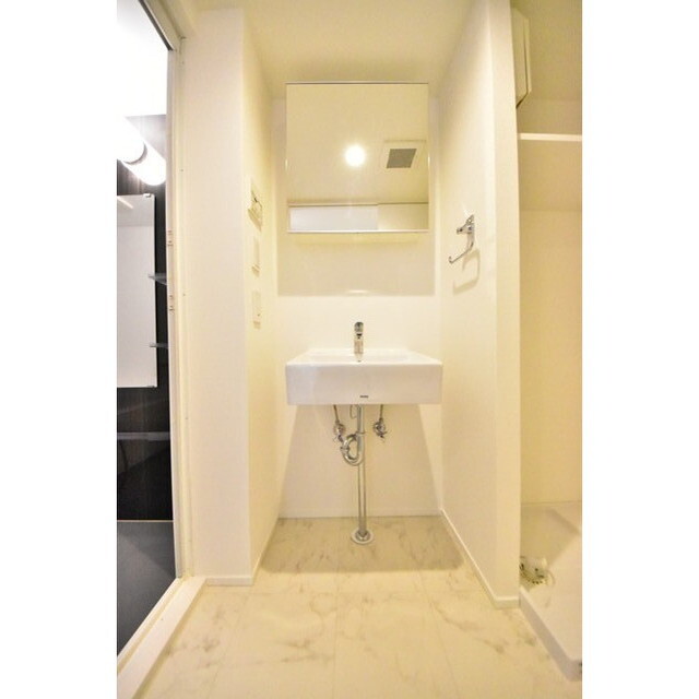 EDIT nihonbashi 内観