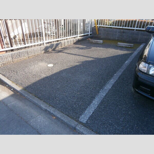 プレジール旭が丘 駐車場