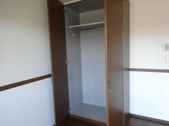 グレイスヴィラ　Ｓ．Ｔ． クローゼット（ＬＤＫ）