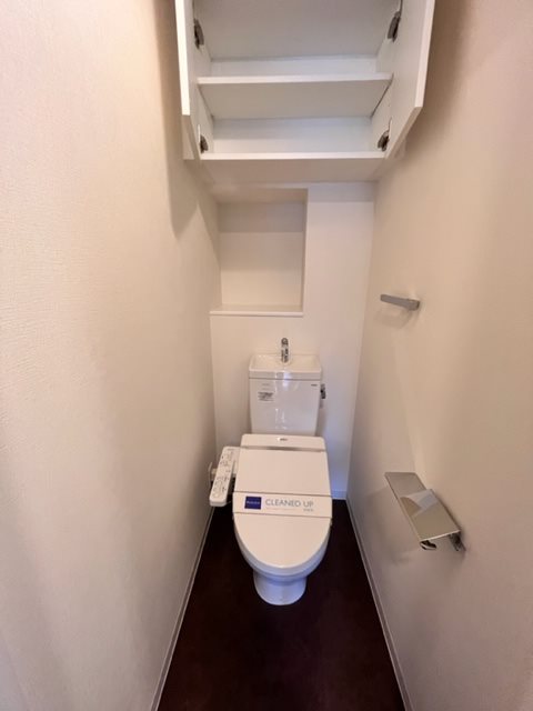 レジディア三軒茶屋Ⅲ3階 トイレ