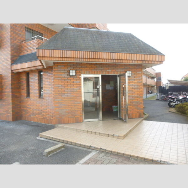 エミネンスMIYA110号室 エントランス