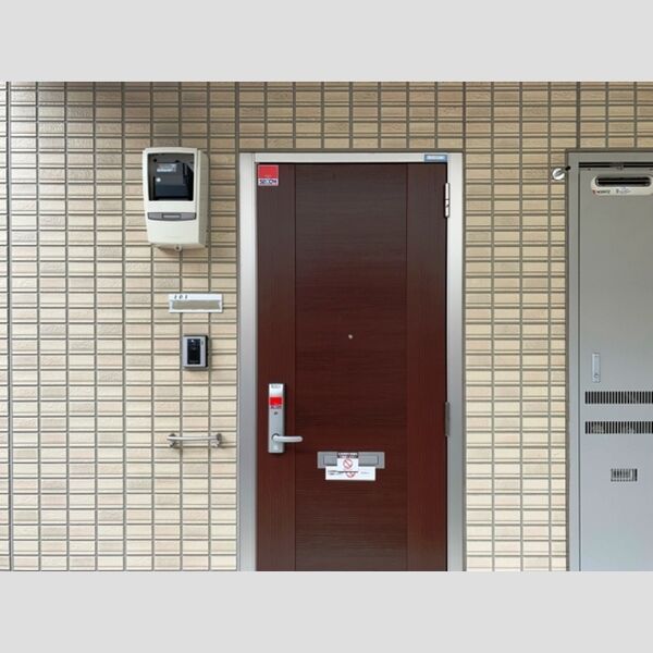 ルミエール梅園 玄関