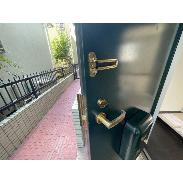 グリーンプゾム102号室 玄関