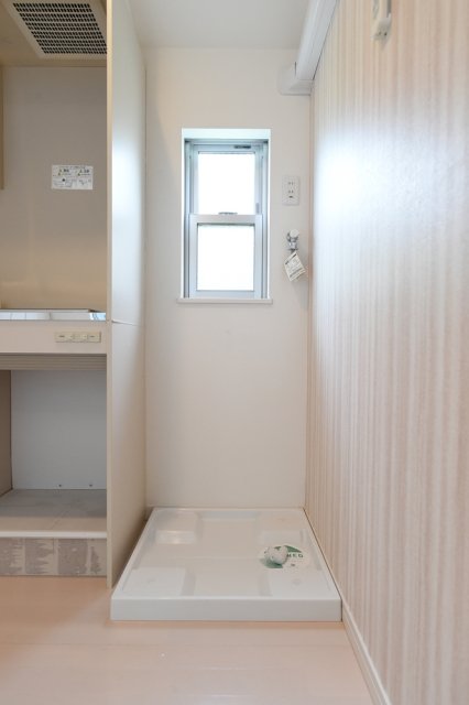 ウィンズ・パレ西落合 室内洗濯機置場