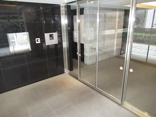 ライオンズ府中駅前2階 エントランス※前回募集時2019年10月撮影