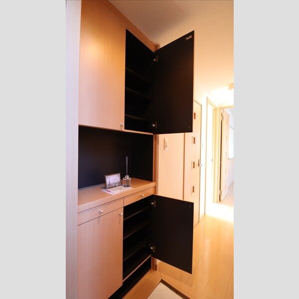 メゾン・アンソレイユ　Ⅵ ★シューズボックス★